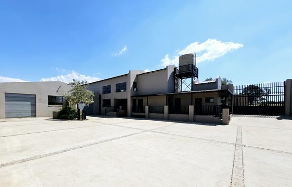 10.6 ha Farm