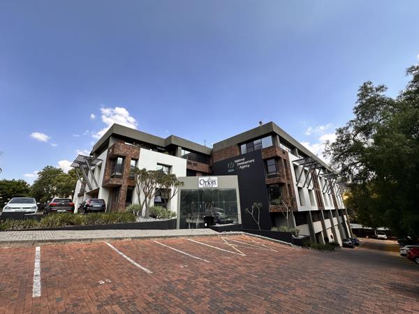 949 m² Commercial space