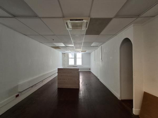 137 m² Commercial space