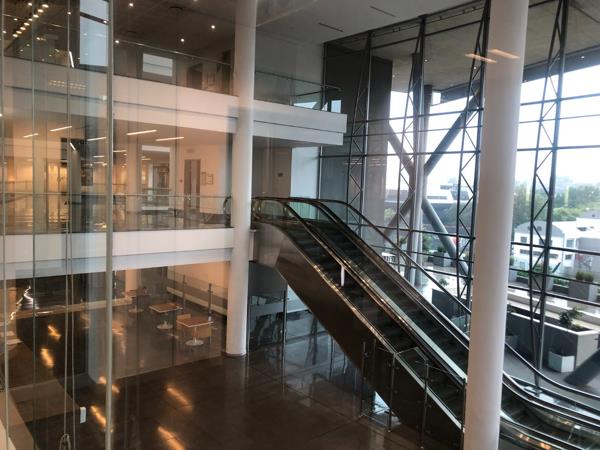 941  m² Commercial space