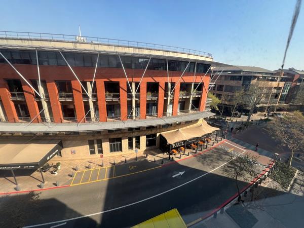 564  m² Commercial space