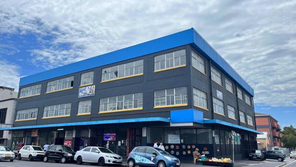 848  m² Commercial space