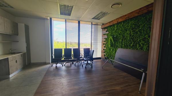 90  m² Commercial space