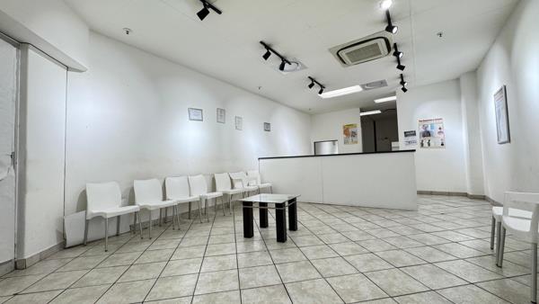 80  m² Commercial space