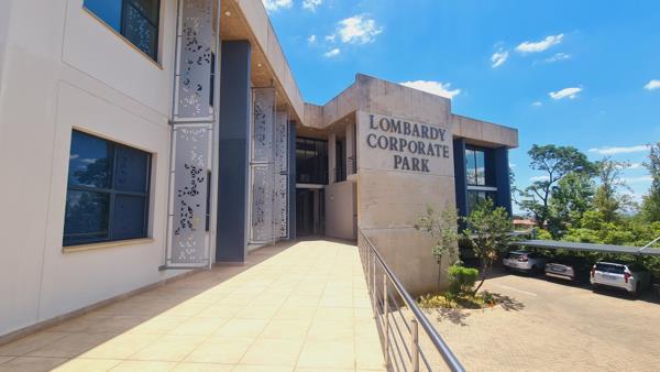 157  m² Commercial space