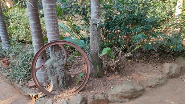 2 070 m² Land