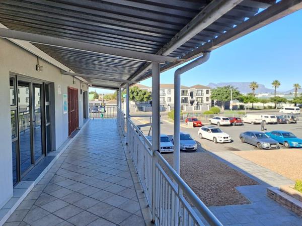 370  m² Retail Space