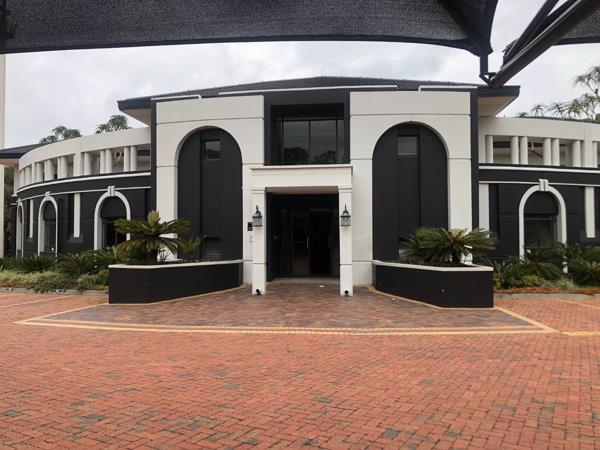 732  m² Commercial space