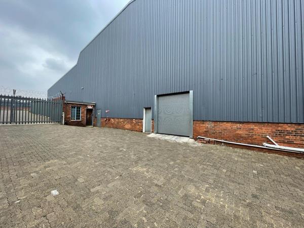 4 000  m² Industrial space