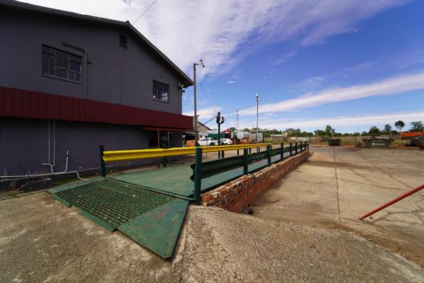 1 094  m² Industrial space