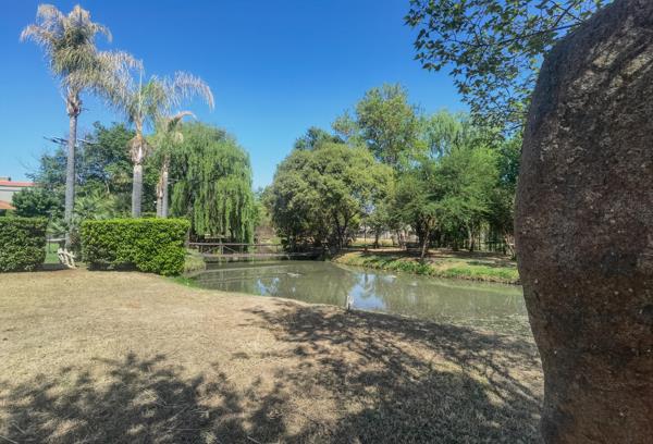 906 m² Land