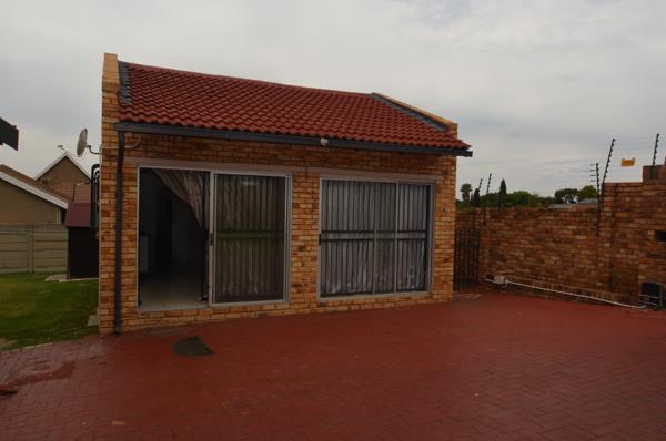 1 Bedroom Garden Cottage