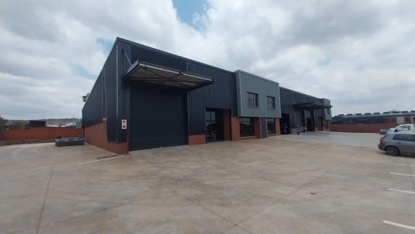 1 400 m² Commercial space