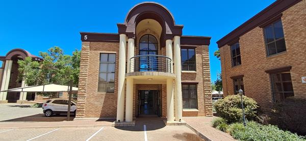 277  m² Commercial space