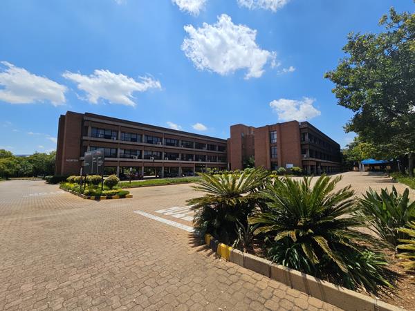 588 m² Commercial space
