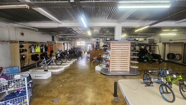 400  m² Commercial space