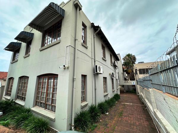 702  m² Office Space