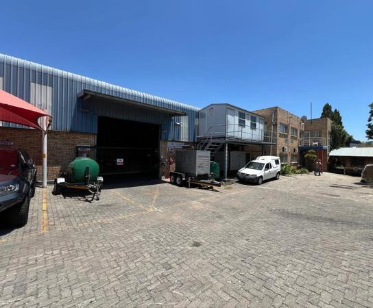 2 728  m² Industrial space