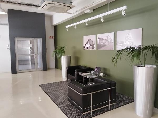 604  m² Office Space