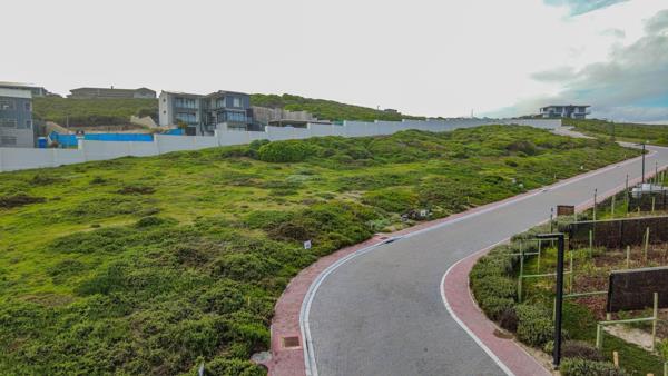 705 m² Land