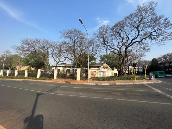 633 m² Commercial space