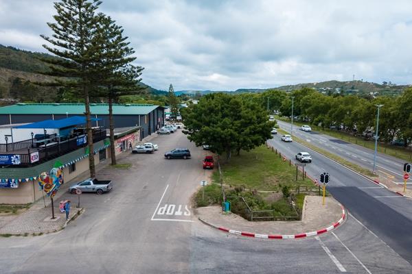 1 715  m² Commercial space