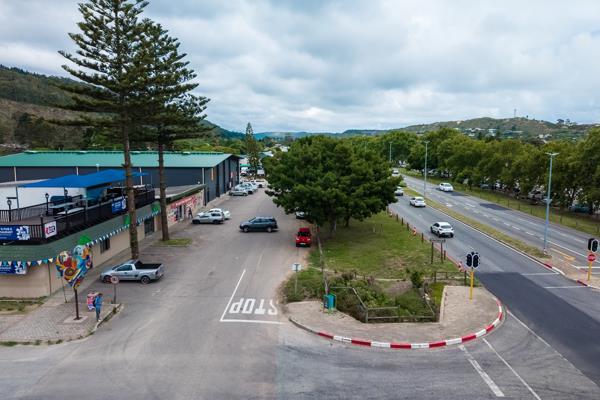 1 715  m² Commercial space