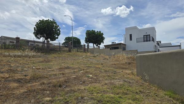 427 m² Land