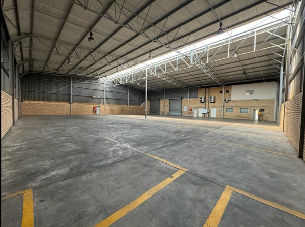 1 235 m² Commercial space