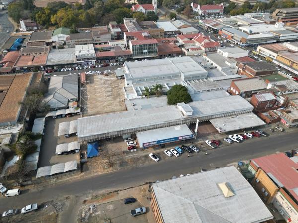 6 327  m² Retail Space