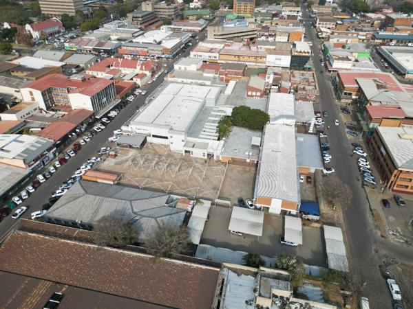 6 327  m² Retail Space