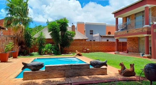 7 Bedroom House