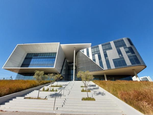 595 m² Commercial space