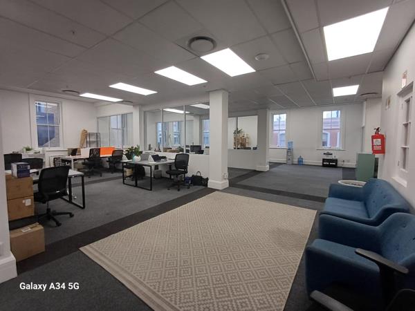 180 m² Office Space