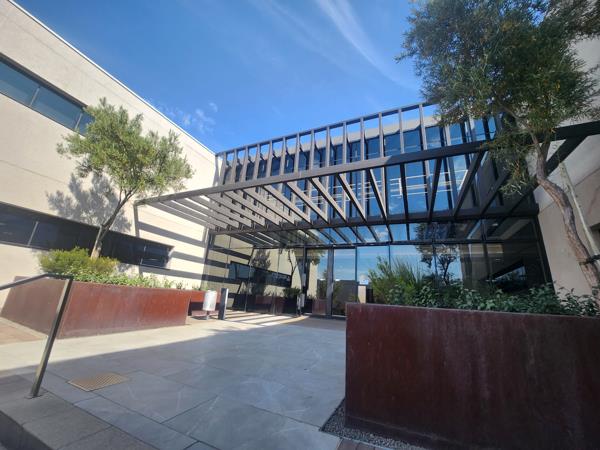 389  m² Commercial space