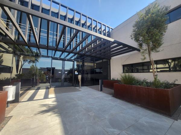 389 m² Commercial space