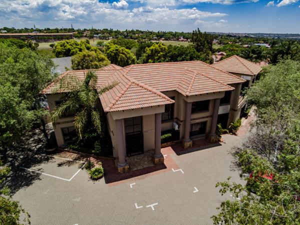 318  m² Commercial space