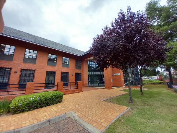 568  m² Commercial space