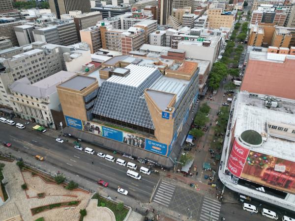 15 842  m² Retail Space