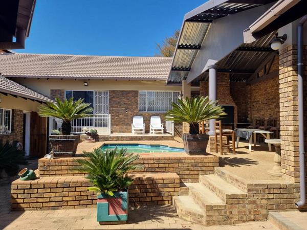 8 Bedroom House