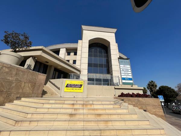 818 m² Commercial space
