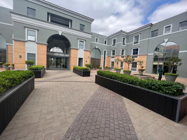 254  m² Commercial space