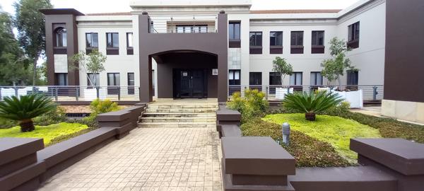 283  m² Commercial space