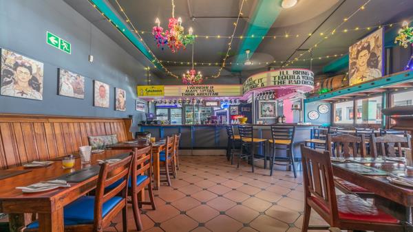 299  m² Retail Space