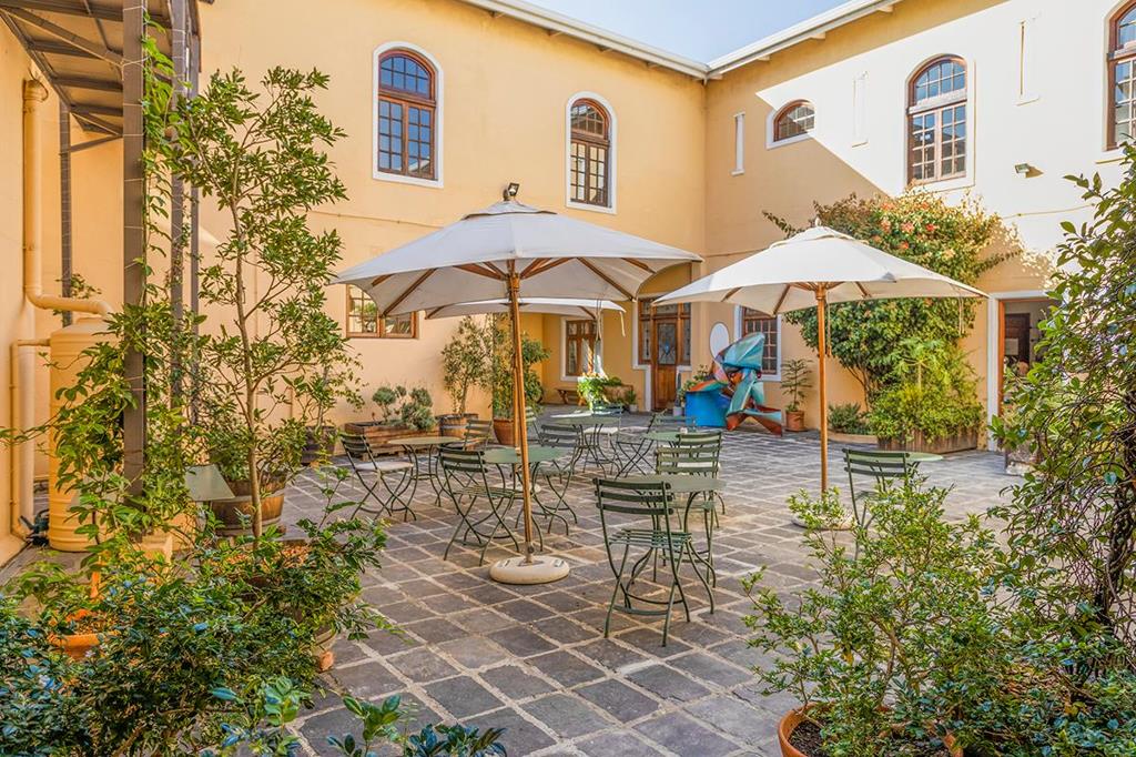 2 105 m² Commercial space