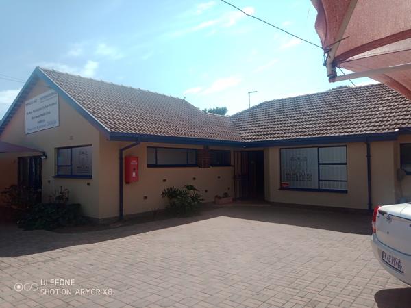 310  m² Office Space