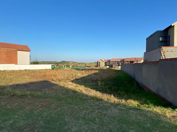 960 m² Land