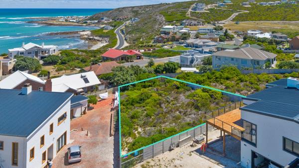 798 m² Land