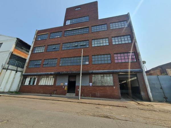 4 000  m² Commercial space