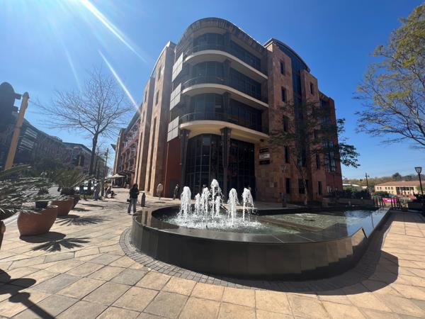 215 m² Commercial space